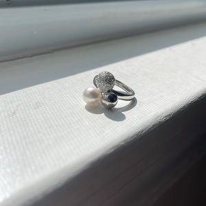 Crystal pearl fashion ring